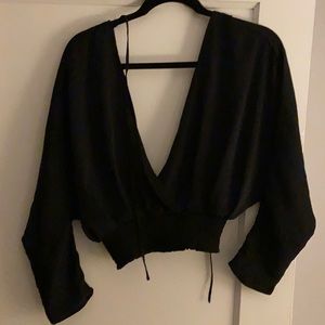 Black Crop Top V-cut long sleeve
